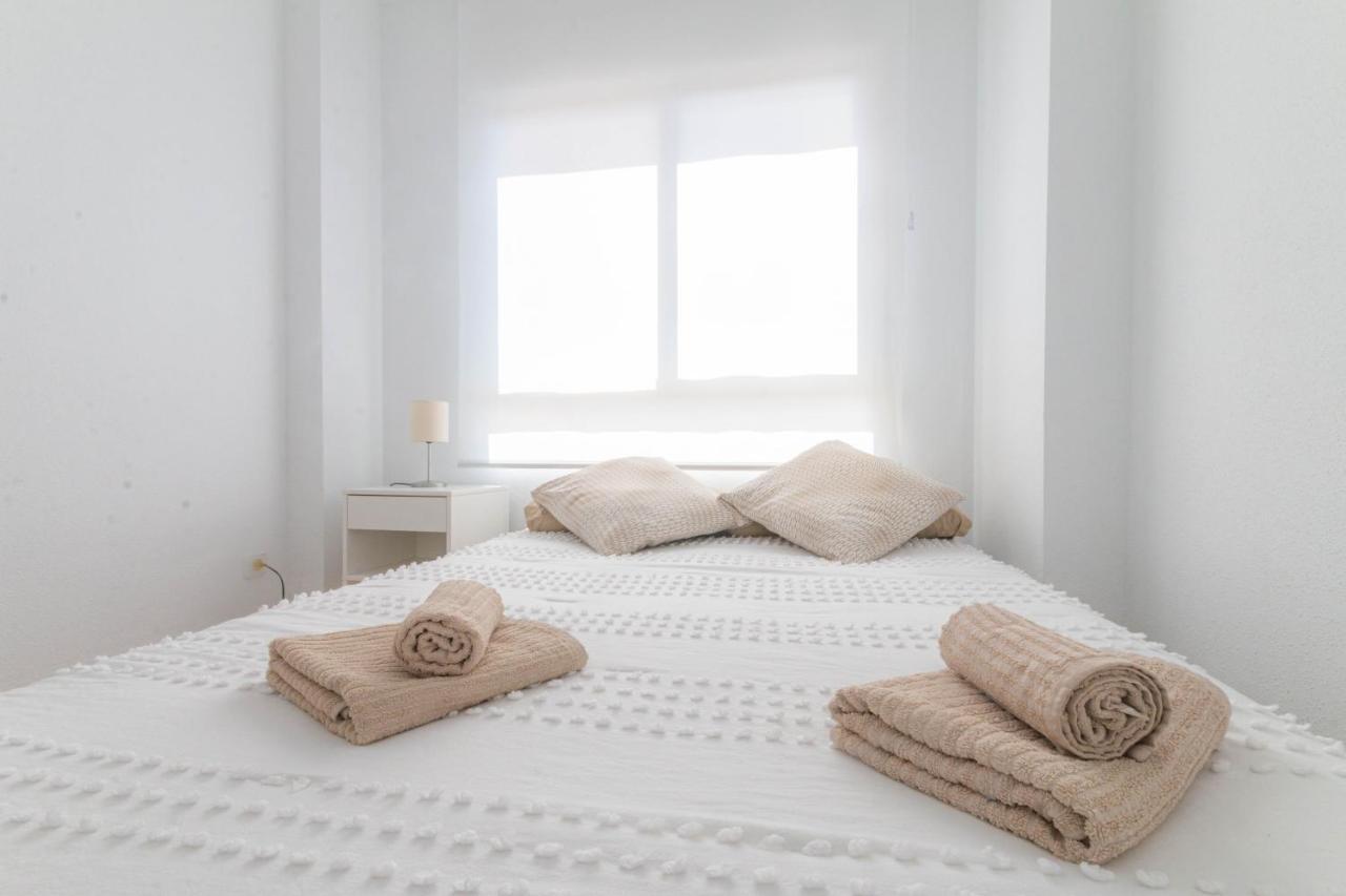 Lovely Apartment Beach Front & Pool El Campello Luaran gambar